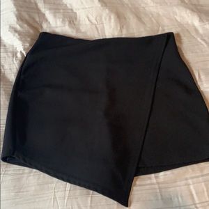 Misguided black skort